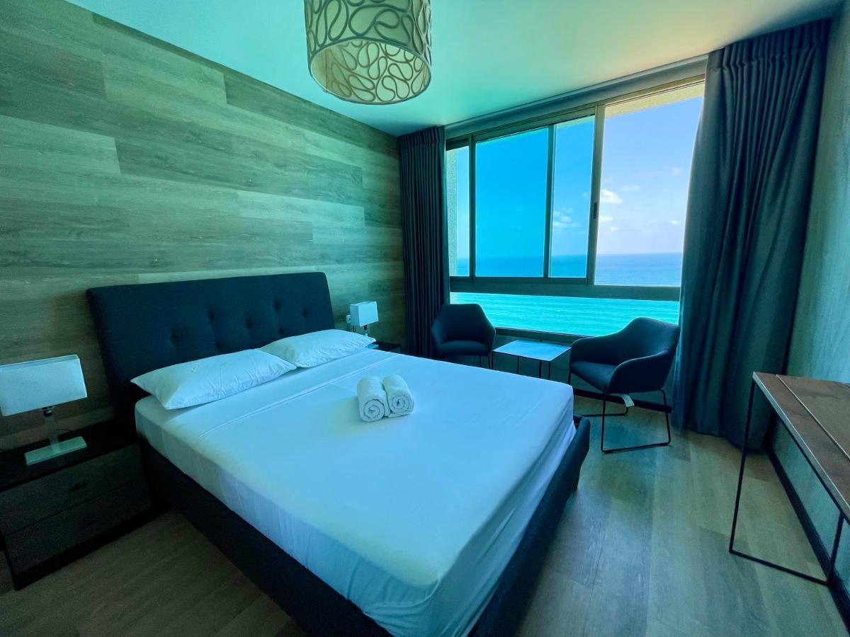 Carmel Holiday Apartments Нетанья Екстер'єр фото
