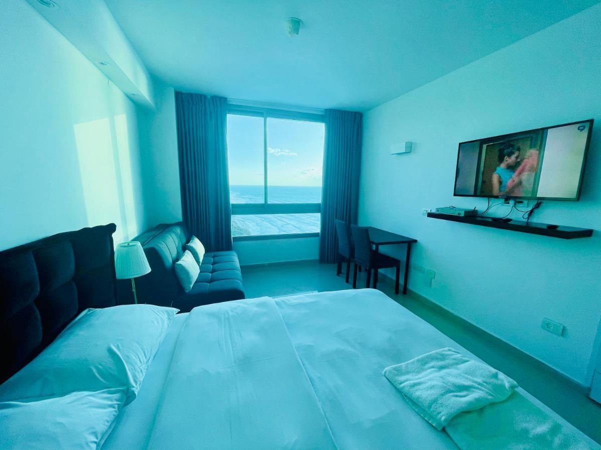 Carmel Holiday Apartments Нетанья Екстер'єр фото