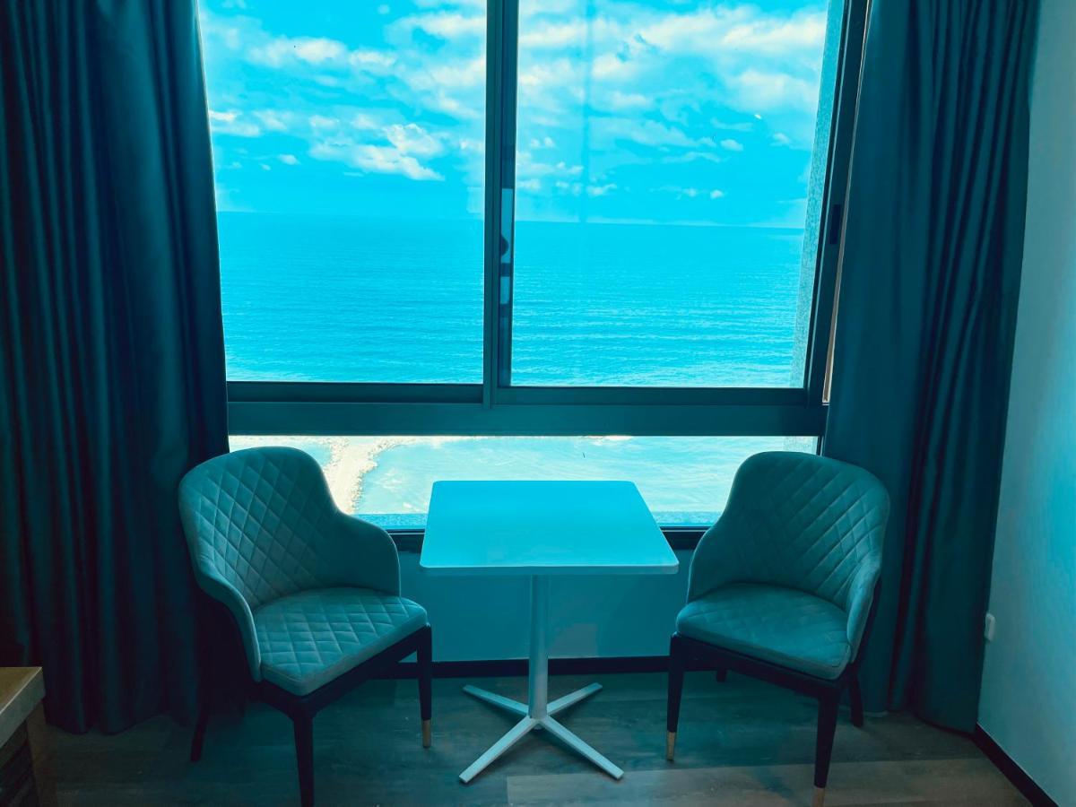 Carmel Holiday Apartments Нетанья Екстер'єр фото