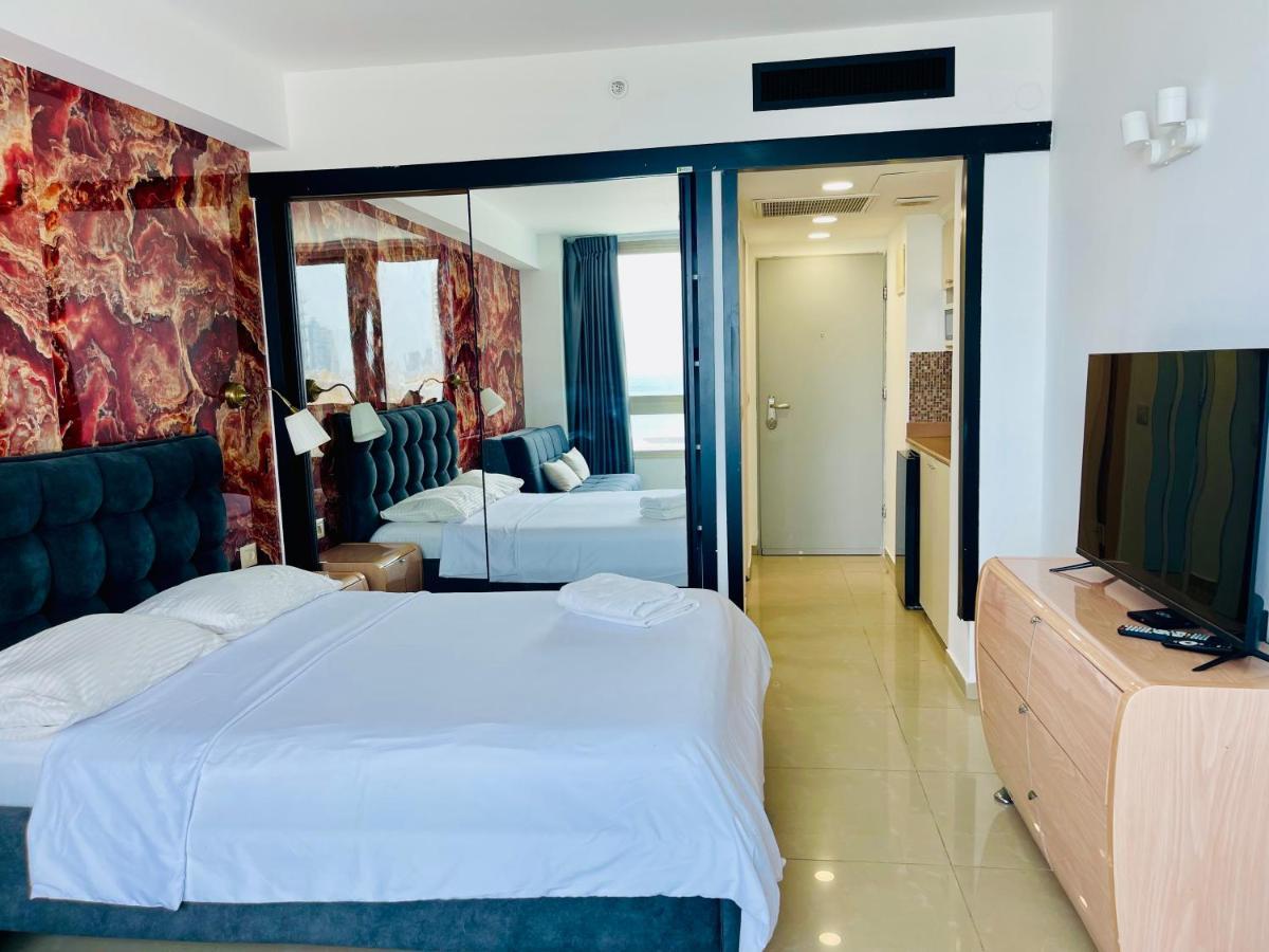 Carmel Holiday Apartments Нетанья Екстер'єр фото
