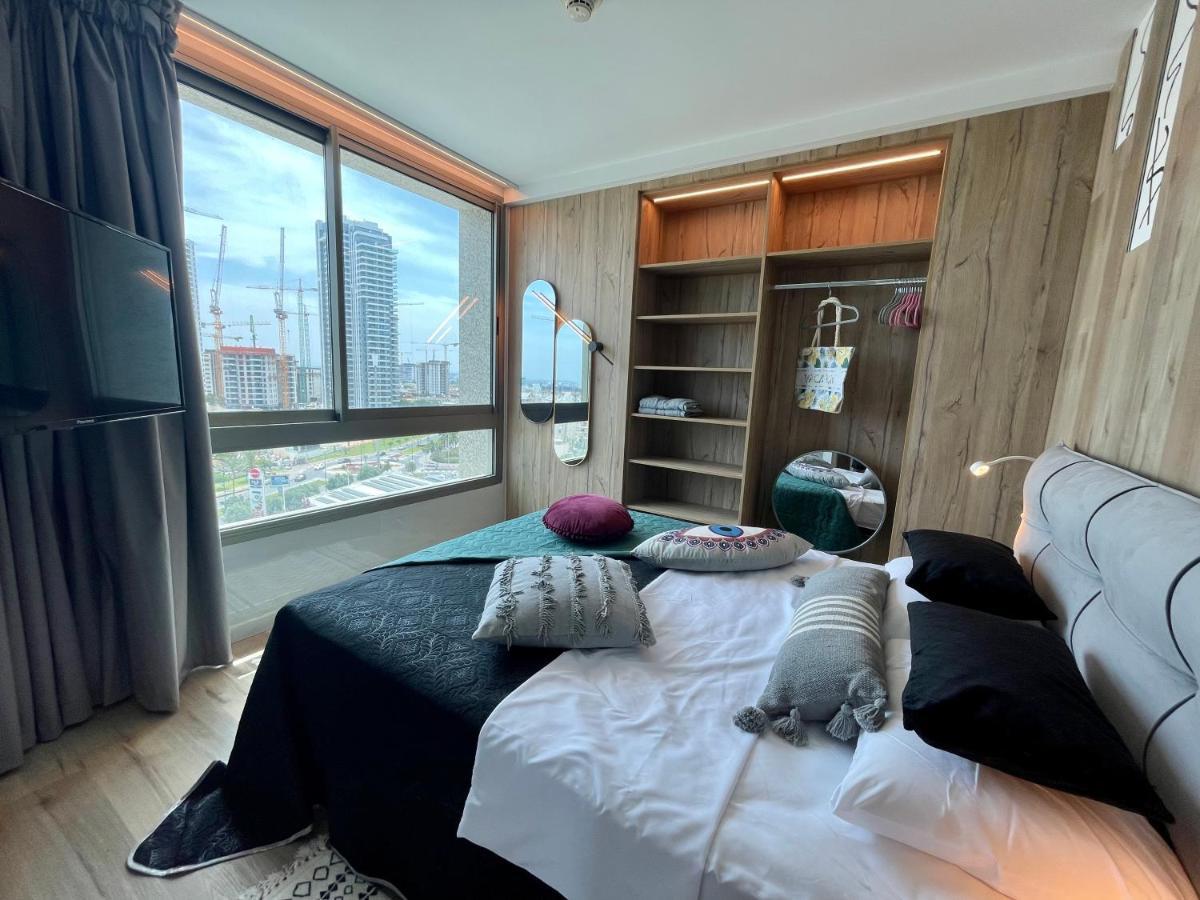 Carmel Holiday Apartments Нетанья Екстер'єр фото