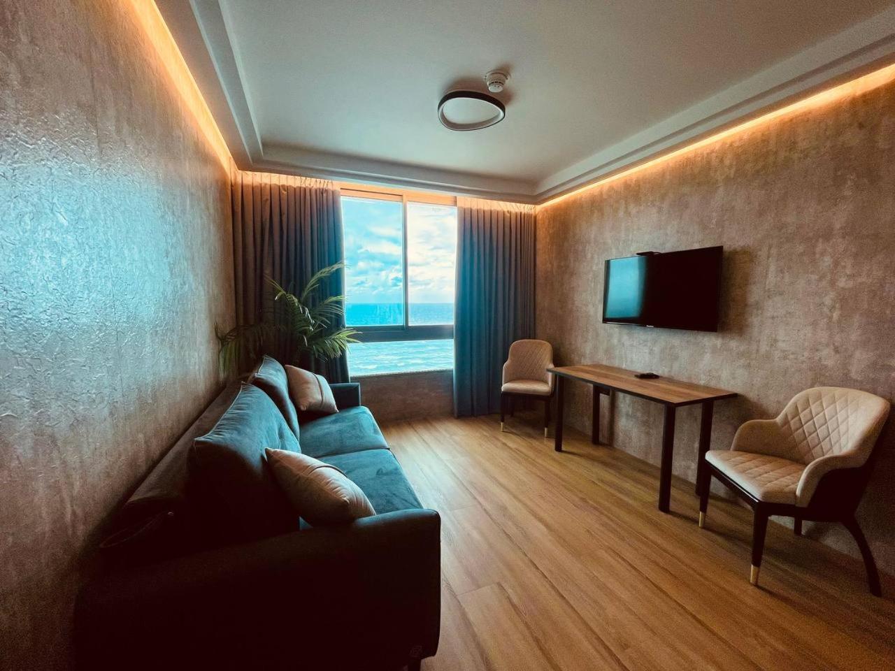 Carmel Holiday Apartments Нетанья Екстер'єр фото