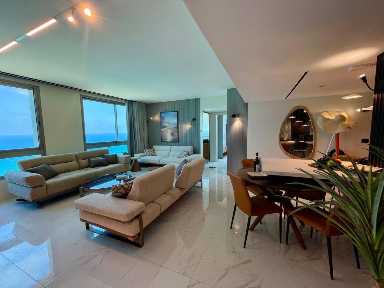 Carmel Holiday Apartments Нетанья Екстер'єр фото